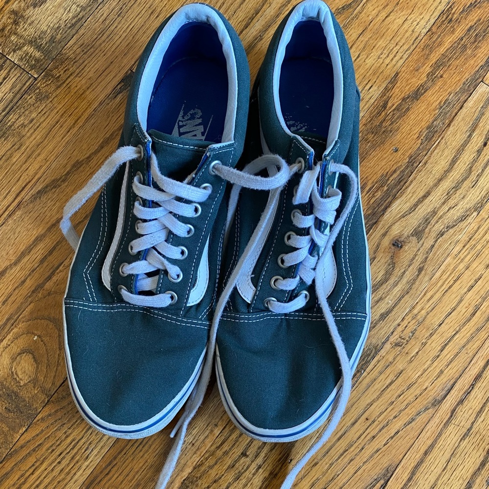 FOREST GREEN VANS - Picture 2 of 3